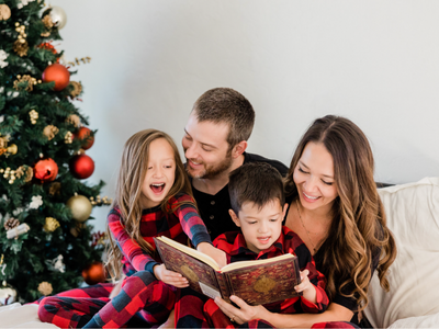 Family Reading at Christams 